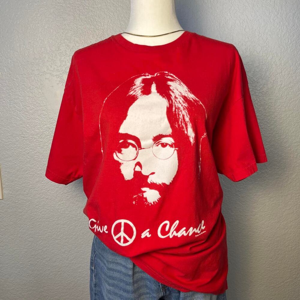 JOHN LENNON "GIVE PEACE A CHANCE" GRAPHIC TEE